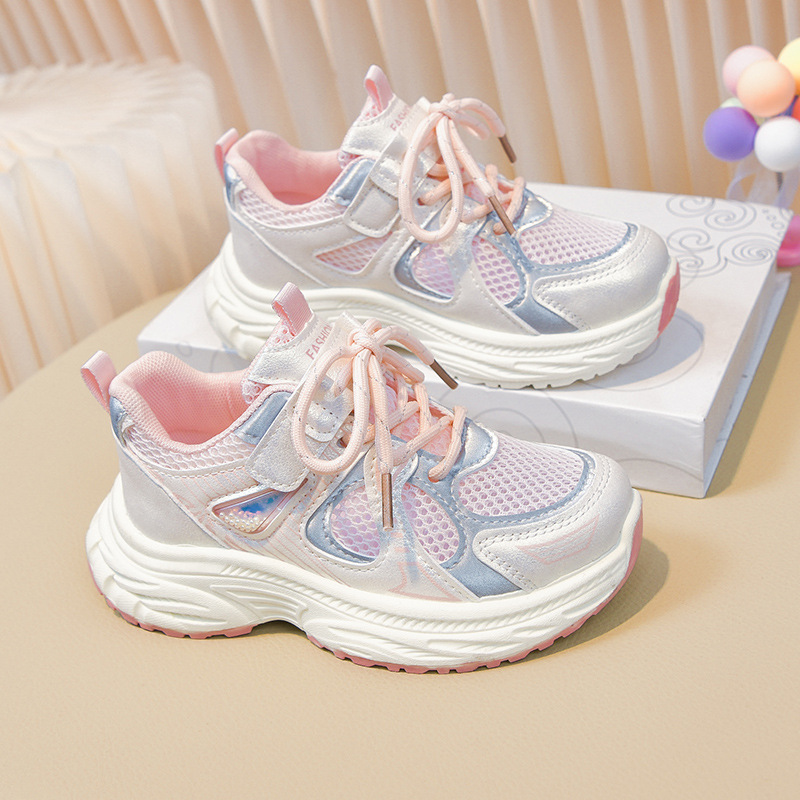 Girls' sports shoes 2026 spring new fashionable, versatile, comfortable, height increasing casual shoes for elementary school students, soft soled sports shoes Girls' sports shoes 2026 spring new fashionable, versatile, comfortable, height increasing casual shoes for elementary school students, soft soled sports shoes