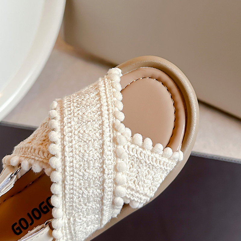 Girls' Sandals 2024 Summer New Ethnic Style Children's Elementary School Retro Leisure Soft Bottom Beach Middle School Children Girls' Sandals 2024 Summer New Ethnic Style Children's Elementary School Retro Leisure Soft Bottom Beach Middle School Children