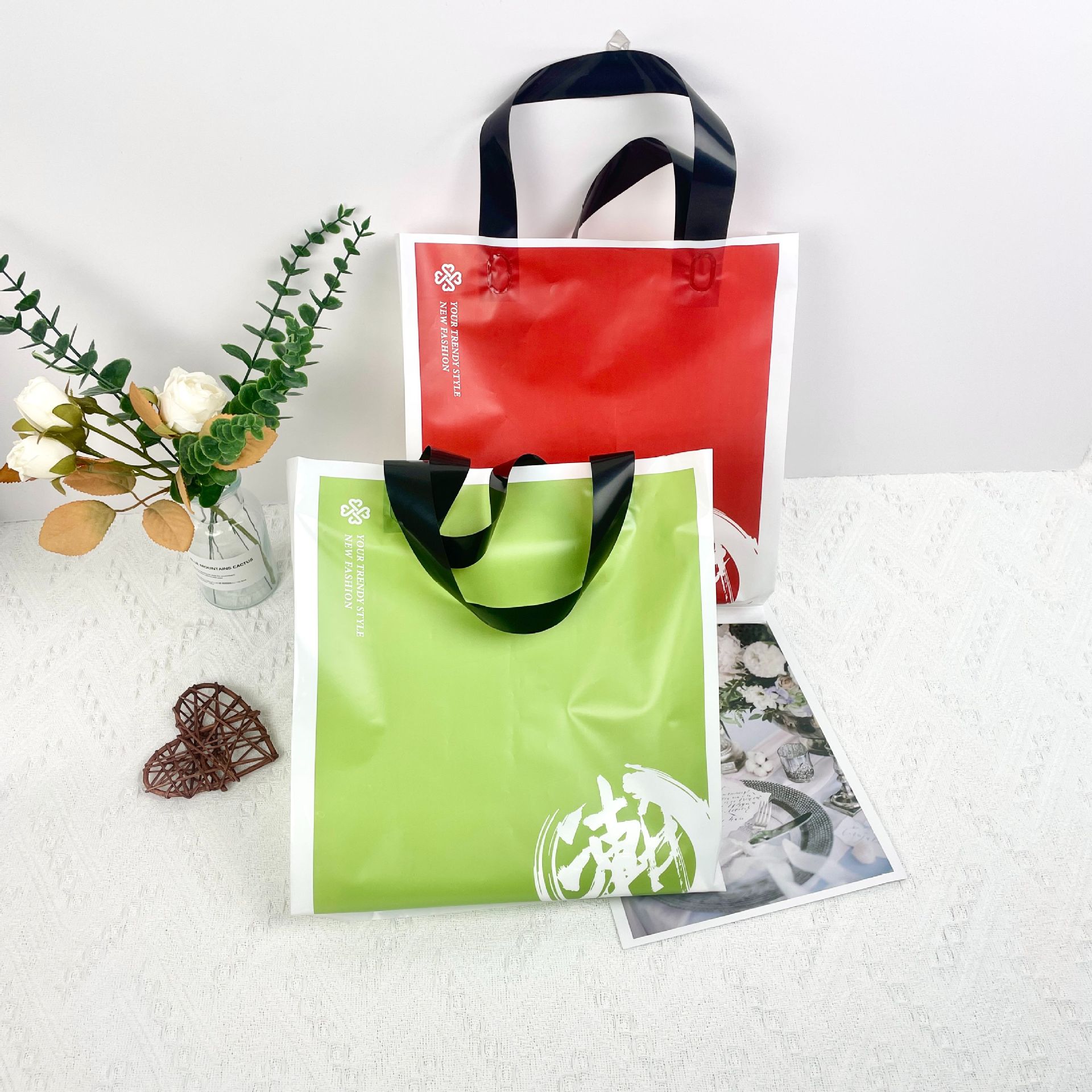 Women's plastic bags, clothing tote bags, PE gift packaging bags, clothing shopping bags, children's clothing store bags, wholesale, free shipping
