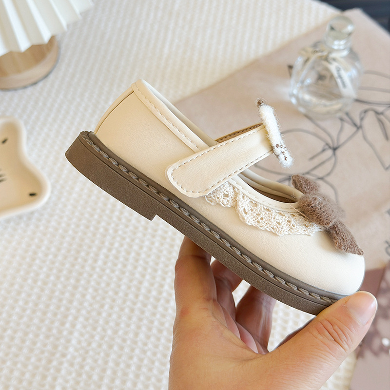 Girls' leather shoes for spring and autumn 2026, new children's soft soled cartoon princess shoes for ages 3-6-8, non slip and comfortable single shoes Girls' leather shoes for spring and autumn 2026, new children's soft soled cartoon princess shoes for ages 3-6-8, non slip and comfortable single shoes