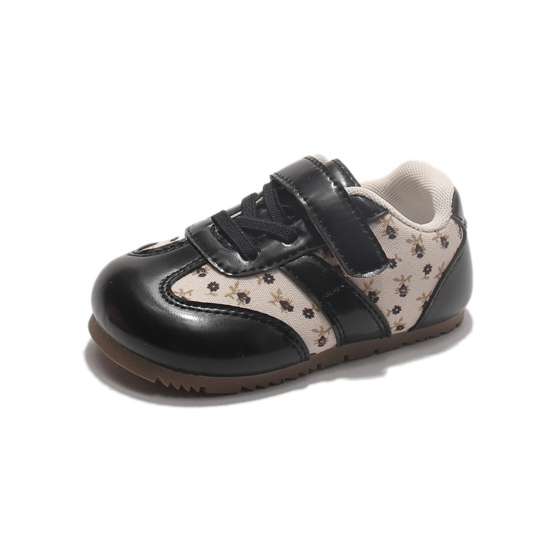 Children's walking shoes 2026 new spring and autumn sports shoes for young children, casual board shoes for girls, white shoes with soft soles for babies Children's walking shoes 2026 new spring and autumn sports shoes for young children, casual board shoes for girls, white shoes with soft soles for babies