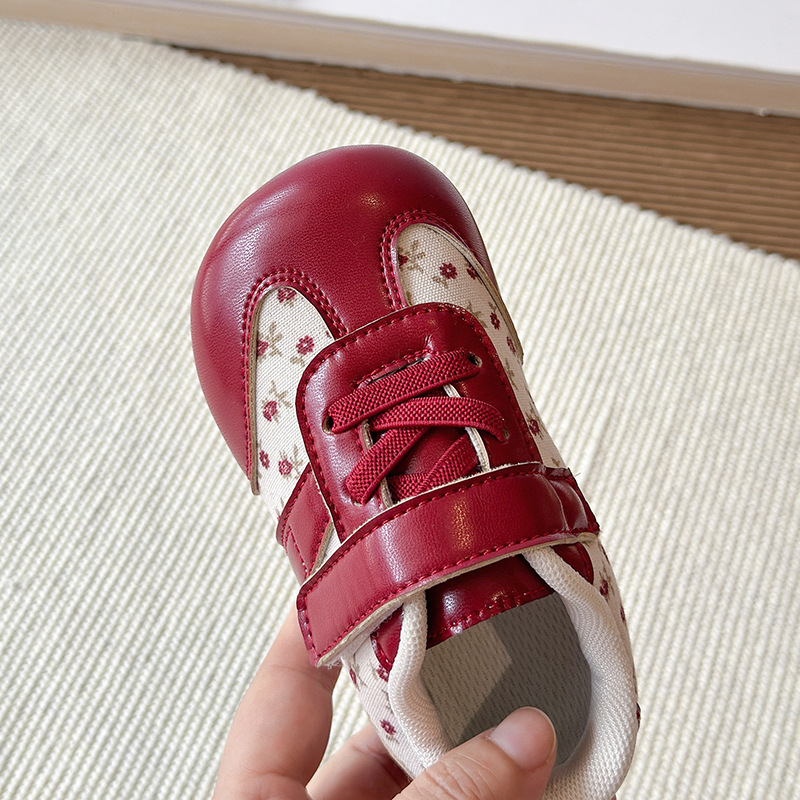 Children's walking shoes 2026 new spring and autumn sports shoes for young children, casual board shoes for girls, white shoes with soft soles for babies Children's walking shoes 2026 new spring and autumn sports shoes for young children, casual board shoes for girls, white shoes with soft soles for babies