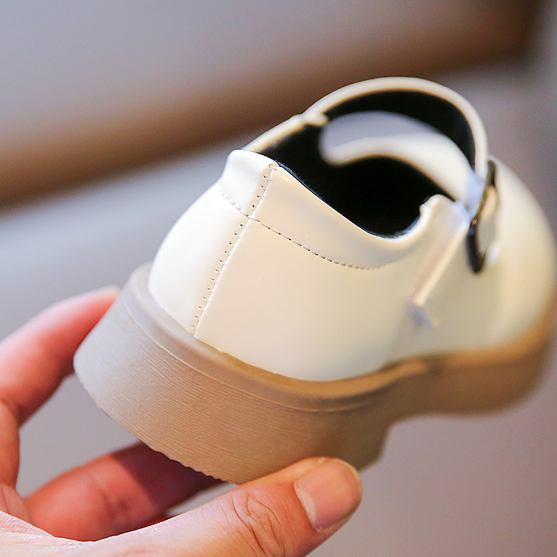 Girls' leather shoes 2024 Spring and Autumn new item, fashionable Korean version princess shoes for little girls, baby soft soled casual children's single shoes Girls' leather shoes 2024 Spring and Autumn new item, fashionable Korean version princess shoes for little girls, baby soft soled casual children's single shoes