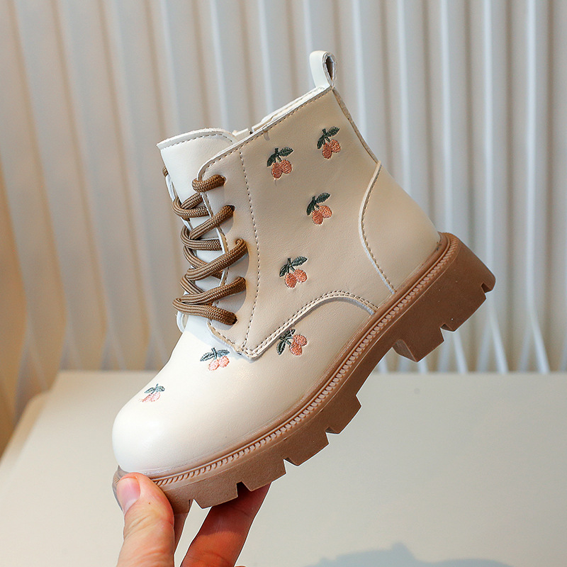Girls' Martin boots, 2026 autumn and winter new item, fashionable embroidered princess boots for little girls, baby soft soled children's short boots Girls' Martin boots, 2026 autumn and winter new item, fashionable embroidered princess boots for little girls, baby soft soled children's short boots