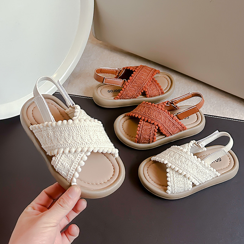 Girls' Sandals 2024 Summer New Ethnic Style Children's Elementary School Retro Leisure Soft Bottom Beach Middle School Children
