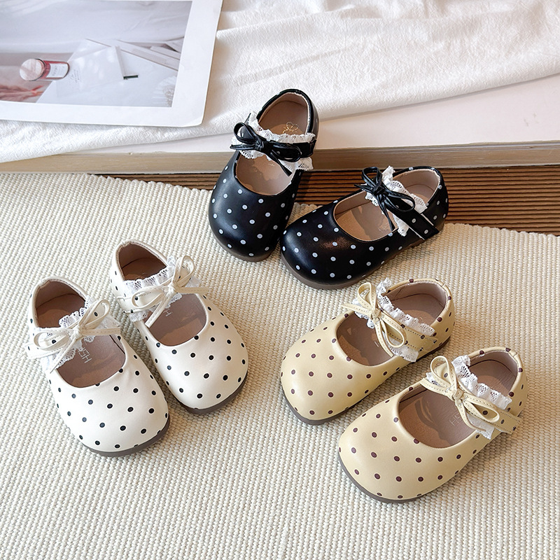 Girls' polka dot princess shoes 2026 spring and autumn soft soled walking shoes Korean version cute little leather shoes baby Mary Zhen shoes