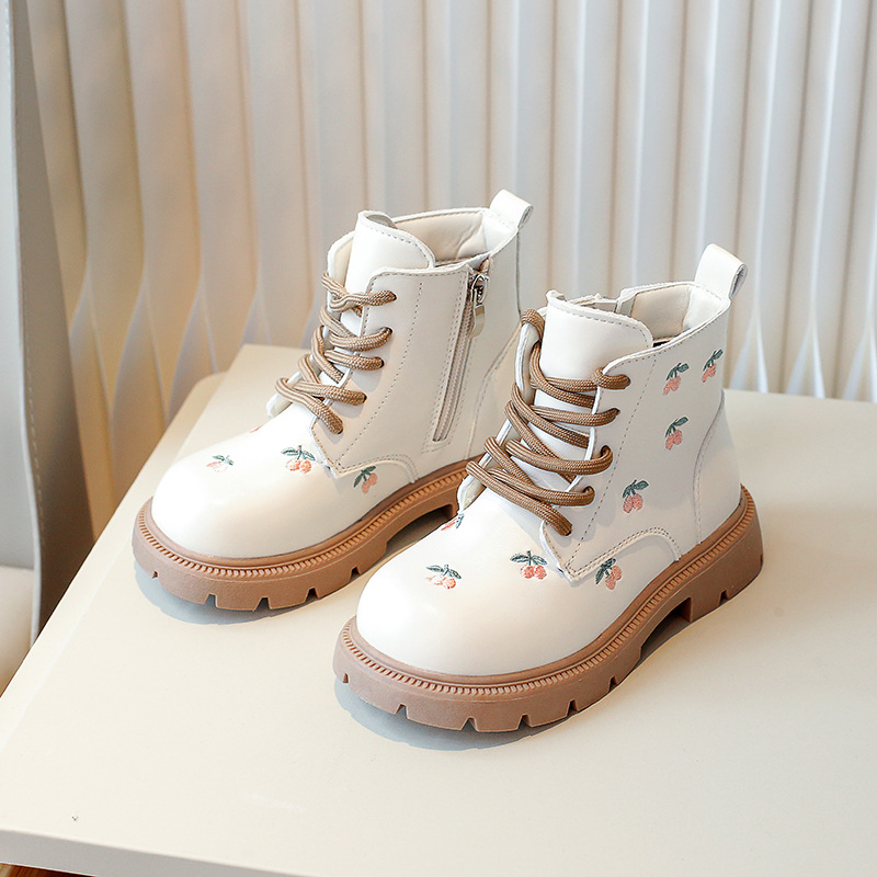 Girls' Martin boots, 2026 autumn and winter new item, fashionable embroidered princess boots for little girls, baby soft soled children's short boots Girls' Martin boots, 2026 autumn and winter new item, fashionable embroidered princess boots for little girls, baby soft soled children's short boots