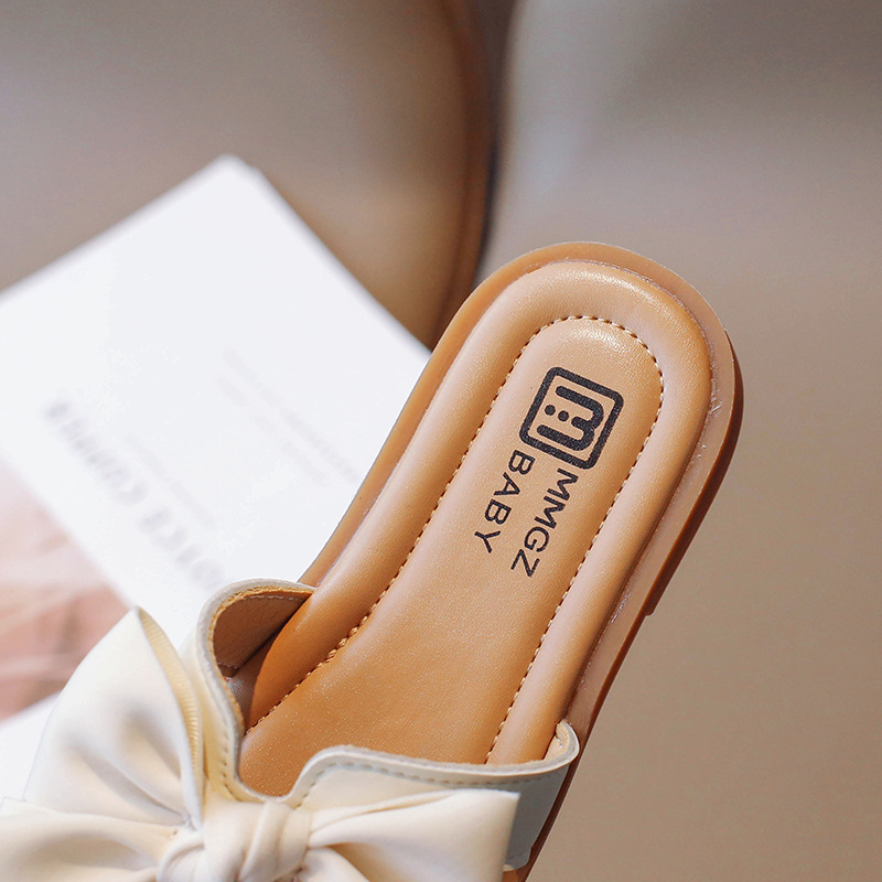 Girls' slippers 2024 summer new Korean version baby bow sandals versatile soft bottom exposed toe sandals for little girls Girls' slippers 2024 summer new Korean version baby bow sandals versatile soft bottom exposed toe sandals for little girls