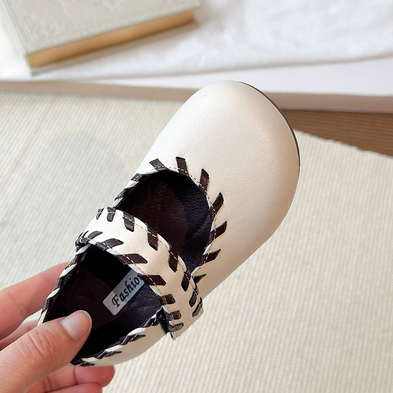 Children's Little Leather Shoes Spring 2026 New Style for Little Girls Fashion Retro Temperament Single Shoes Versatile Flat Princess Shoes Children's Little Leather Shoes Spring 2026 New Style for Little Girls Fashion Retro Temperament Single Shoes Versatile Flat Princess Shoes