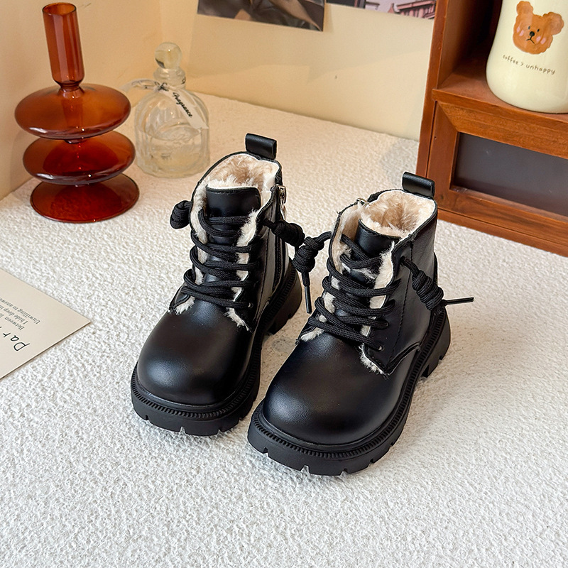 Girls' Martin boots, 2026 autumn and winter new item, fashionable embroidered princess boots for little girls, baby soft soled children's short boots Girls' Martin boots, 2026 autumn and winter new item, fashionable embroidered princess boots for little girls, baby soft soled children's short boots