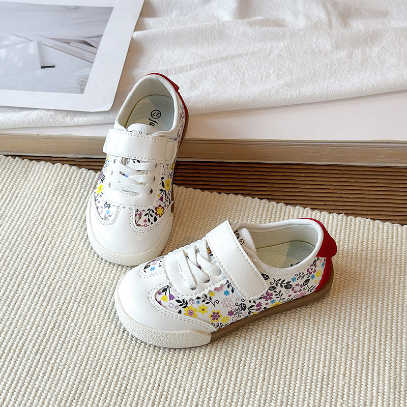 Children's board shoes 2026 Spring and Autumn new style, fashionable floral casual shoes for little girls, medium and large children, anti slip and comfortable children's board shoes