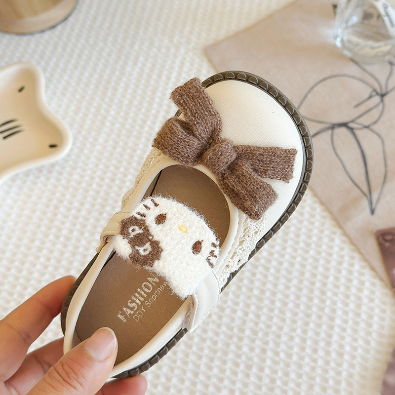Girls' leather shoes for spring and autumn 2026, new children's soft soled cartoon princess shoes for ages 3-6-8, non slip and comfortable single shoes Girls' leather shoes for spring and autumn 2026, new children's soft soled cartoon princess shoes for ages 3-6-8, non slip and comfortable single shoes