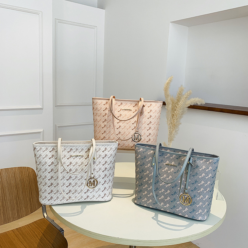 Ladies' large capacity fashionable and simple casual commuting student class bag, female popular new single shoulder tote bag