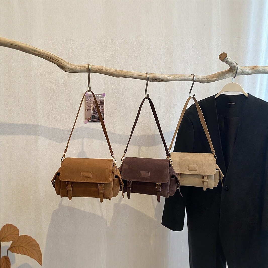 Bags2026 new retro suede shoulder crossbody bag with feminine temperament, versatile small square bag, commuting and leisure women's bag