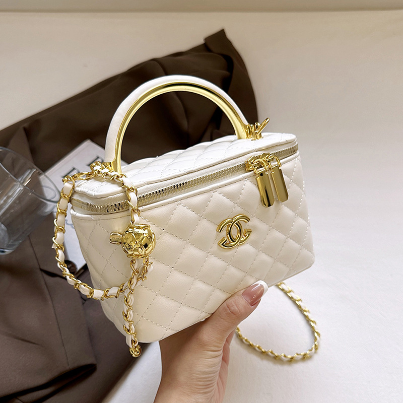 Cross border portable box shoulder bag for women 2026 new large capacity diamond grid chain shoulder bag texture crossbody bag