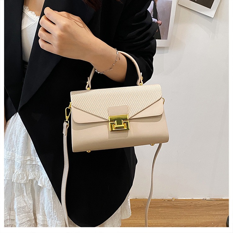 Cross border Box Bag for Women 2025 New Fashionable Splicing Handbag, High end, Small Square Bag, Small Side Bag, One Shoulder Cross Shoulder Cross border Box Bag for Women 2025 New Fashionable Splicing Handbag, High end, Small Square Bag, Small Side Bag, One Shoulder Cross Shoulder
