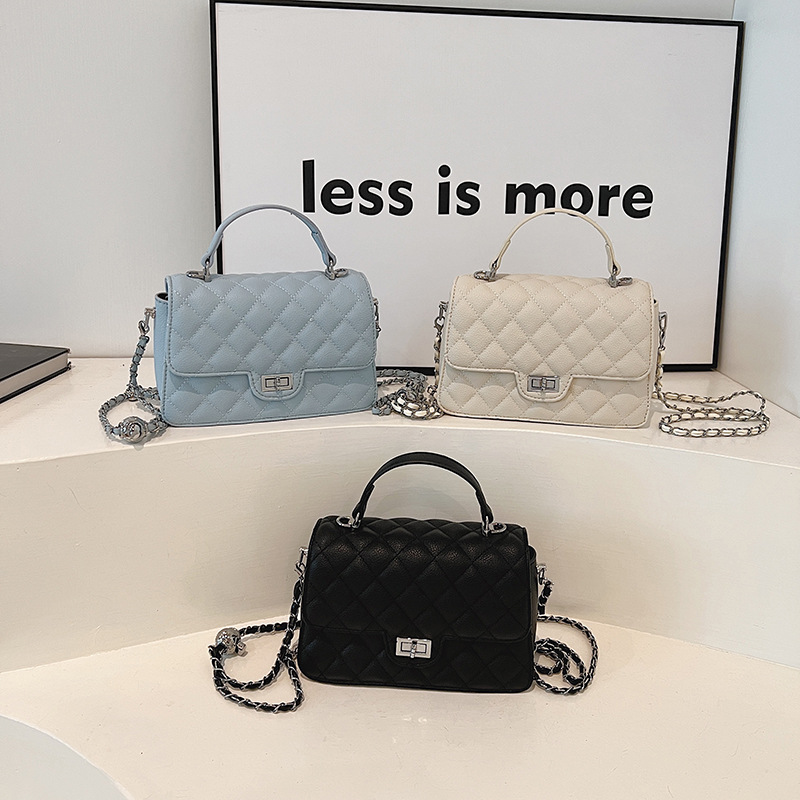 Xiaoxiangfeng diamond grid chain small square bag women's bag 2026 new fashionable single shoulder crossbody bag simple hand-held armpit bag