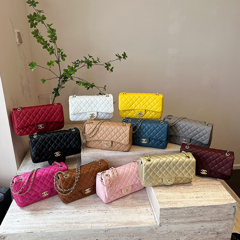 2026 new cross-border women's bag, simple and trendy, stylish diamond grid single shoulder crossbody bag, commuting stylish chain small square bag