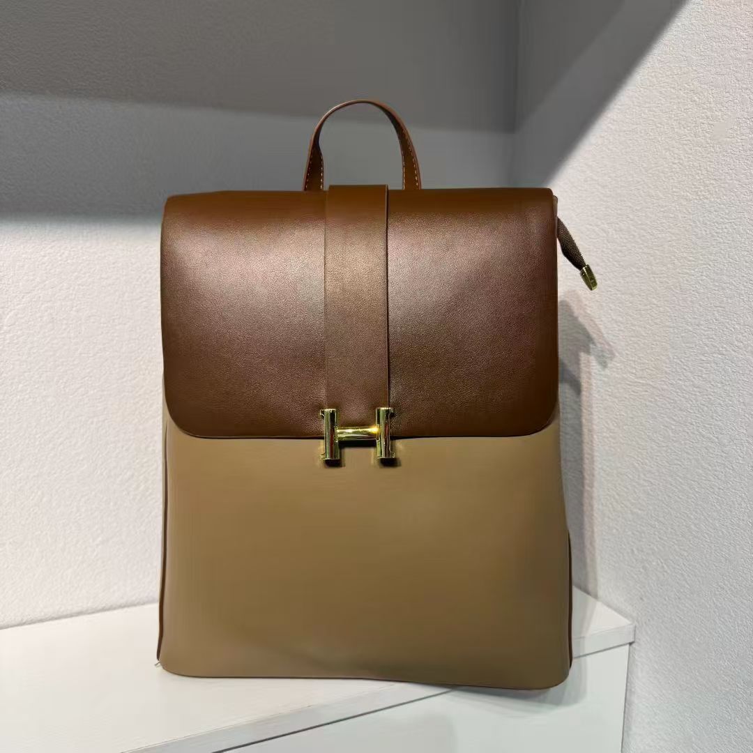 This year's popular high-end textured women's bag 2026 niche new model, light luxury versatile backpack, leather small square bag, single shoulder This year's popular high-end textured women's bag 2026 niche new model, light luxury versatile backpack, leather small square bag, single shoulder