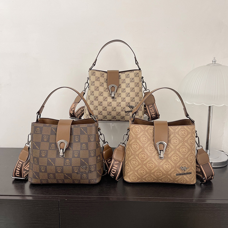 New women's bag with retro print, large capacity, light luxury, internet famous, popular handbag, versatile, high-end, single shoulder crossbody bag
