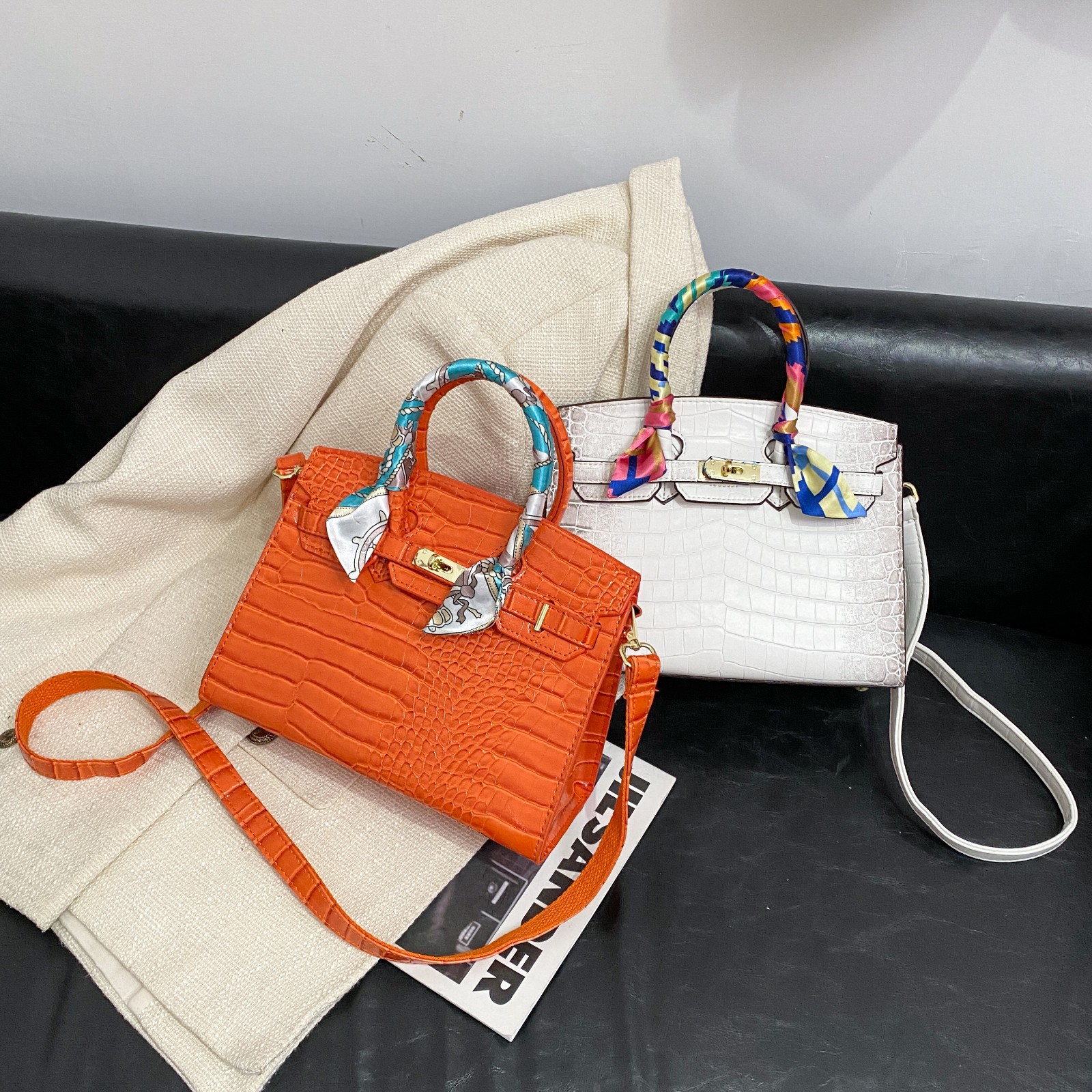 Large capacity mother bag 2026 autumn new fashionable handbag texture crossbody bag Korean niche western-style women's bag