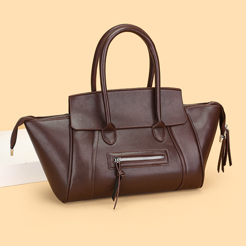 Cross border 2026 new fashionable large capacity retro style shoulder bag, women's lightweight commuting handbag, crossbody bag wholesale