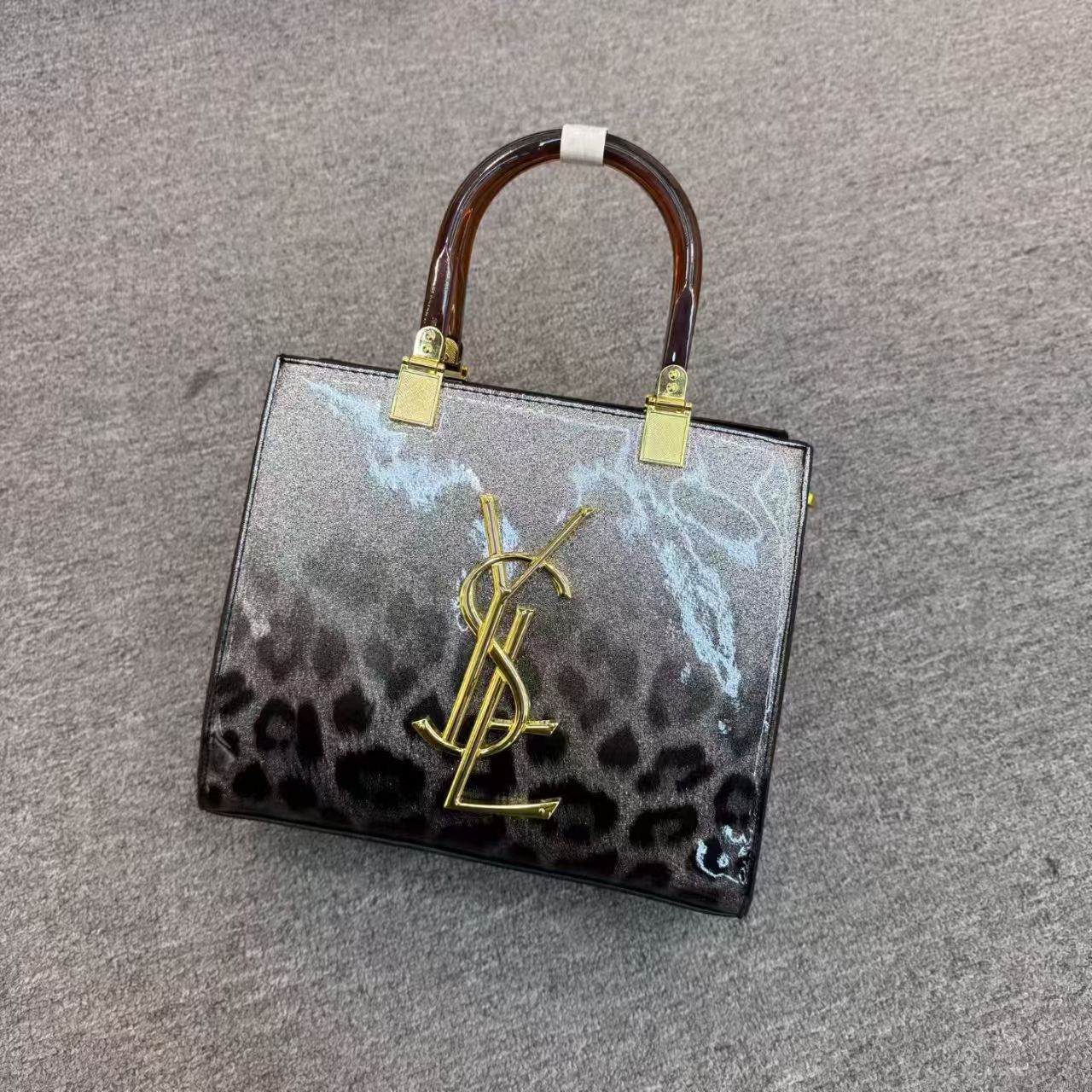 Fashionable new shiny leopard print women's bag with large capacity and high-end feel, portable tote bag for commuting, versatile single shoulder crossbody bag Fashionable new shiny leopard print women's bag with large capacity and high-end feel, portable tote bag for commuting, versatile single shoulder crossbody bag