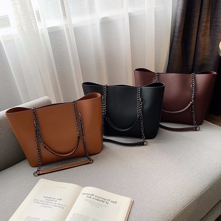 Cross border retro large capacity tote bag 2026 new fashionable and simple temperament handbag shoulder bag crossbody women's bag batch