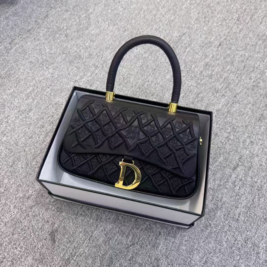 2026 spring new niche design casual armpit bag, women's simple texture small square bag, popular handbag 2026 spring new niche design casual armpit bag, women's simple texture small square bag, popular handbag