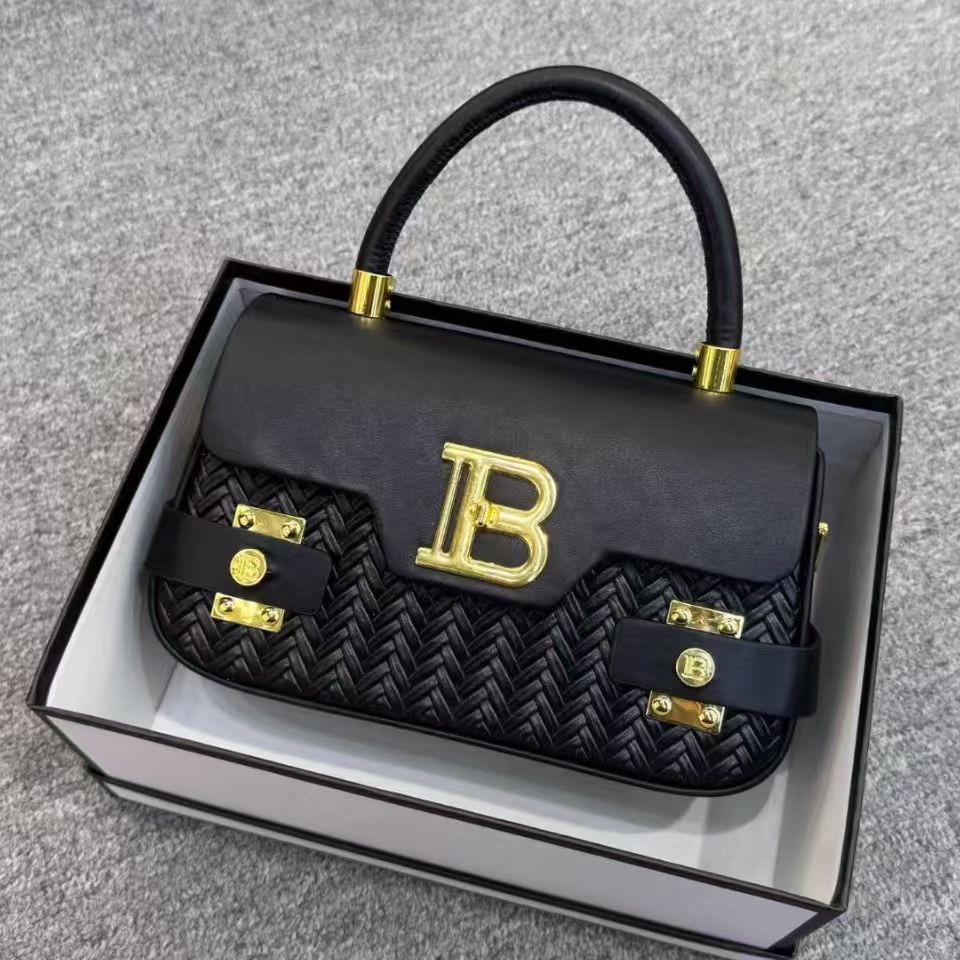 Cross border high-end design women's bag 2026 new casual commuting practical versatile hand-held shoulder crossbody bag Cross border high-end design women's bag 2026 new casual commuting practical versatile hand-held shoulder crossbody bag