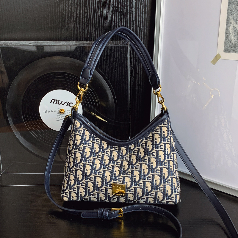 Small handbag women's 2026 new niche design embroidered retro vegetable basket trendy combination single shoulder crossbody single shoulder small bag