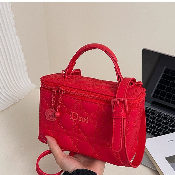 Ins Super Hot 2026 High Beauty Explosive Fragrant Style Lingge Versatile Box Bag Single Shoulder Cross Shoulder Handheld Korean Edition Bag Ins Super Hot 2026 High Beauty Explosive Fragrant Style Lingge Versatile Box Bag Single Shoulder Cross Shoulder Handheld Korean Edition Bag