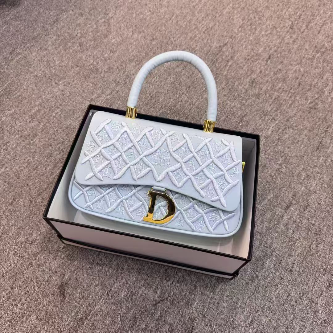 2026 spring new niche design casual armpit bag, women's simple texture small square bag, popular handbag 2026 spring new niche design casual armpit bag, women's simple texture small square bag, popular handbag