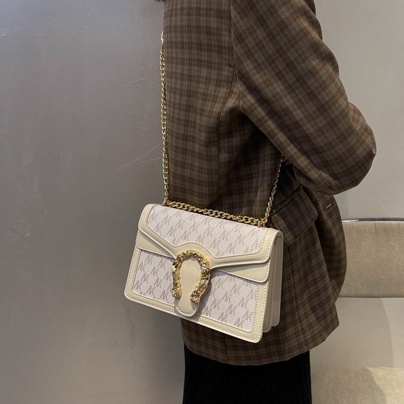Retro women's bag, 2026 new summer casual trend, personalized and western-style trend, small square bag, niche design bag Retro women's bag, 2026 new summer casual trend, personalized and western-style trend, small square bag, niche design bag