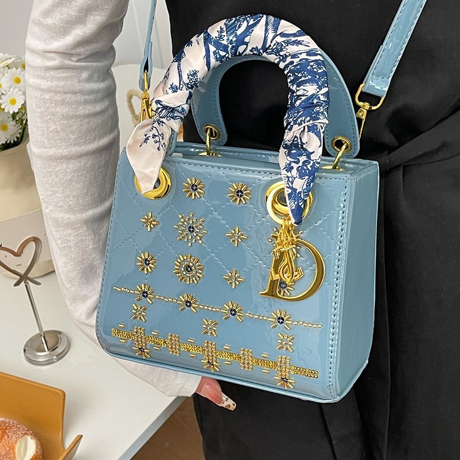 2026 Cross border New Silk Scarf Handheld Concubine Bag for Women, High Quality Lacquer Leather Versatile Shoulder Bag, Large Capacity Crossbody Bag