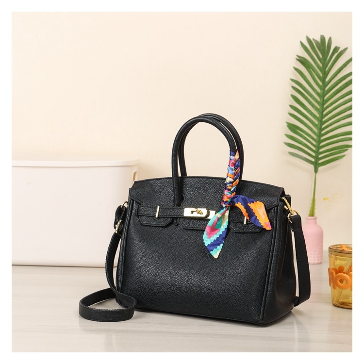 Cross border texture lychee patterned shoulder bag, 2026 autumn new trend, stylish handbag for women, single shoulder crossbody bag trend