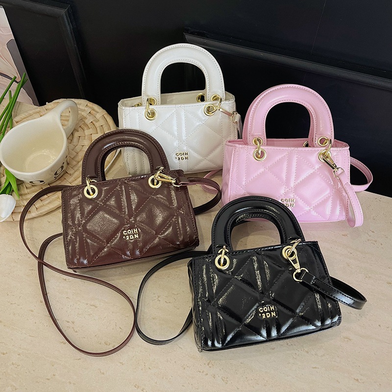 Fashionable diamond grid embroidery thread western-style handbag for women, 2026 autumn new item, niche design, simple single shoulder crossbody bag