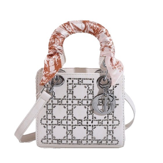 Daifei Bag Spring and Summer New Shoulder Bag with Diamond Inlaid Bag Autumn Women's Handheld Bag High end and Small niche Women's Bag Daifei Bag Spring and Summer New Shoulder Bag with Diamond Inlaid Bag Autumn Women's Handheld Bag High end and Small niche Women's Bag