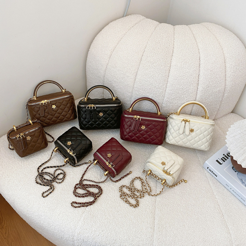 Xiaoxiangfeng New Women's Bag Fashionable, Fresh, Sweet Handheld Camellia Women's Bag Single Shoulder Crossbody Bucket Bag