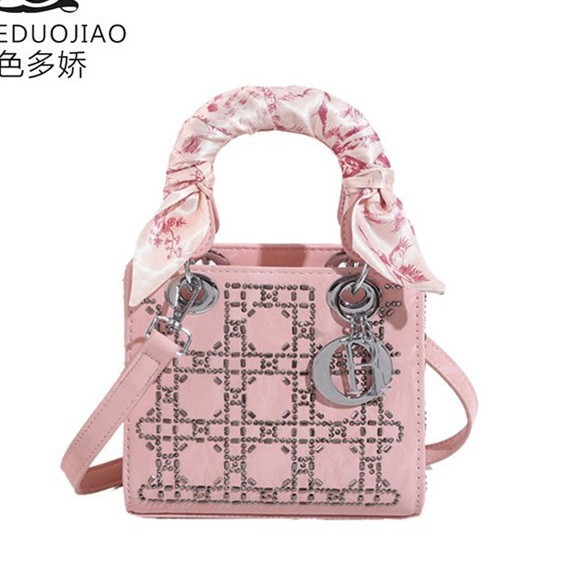 Daifei Bag Spring and Summer New Shoulder Bag with Diamond Inlaid Bag Autumn Women's Handheld Bag High end and Small niche Women's Bag Daifei Bag Spring and Summer New Shoulder Bag with Diamond Inlaid Bag Autumn Women's Handheld Bag High end and Small niche Women's Bag