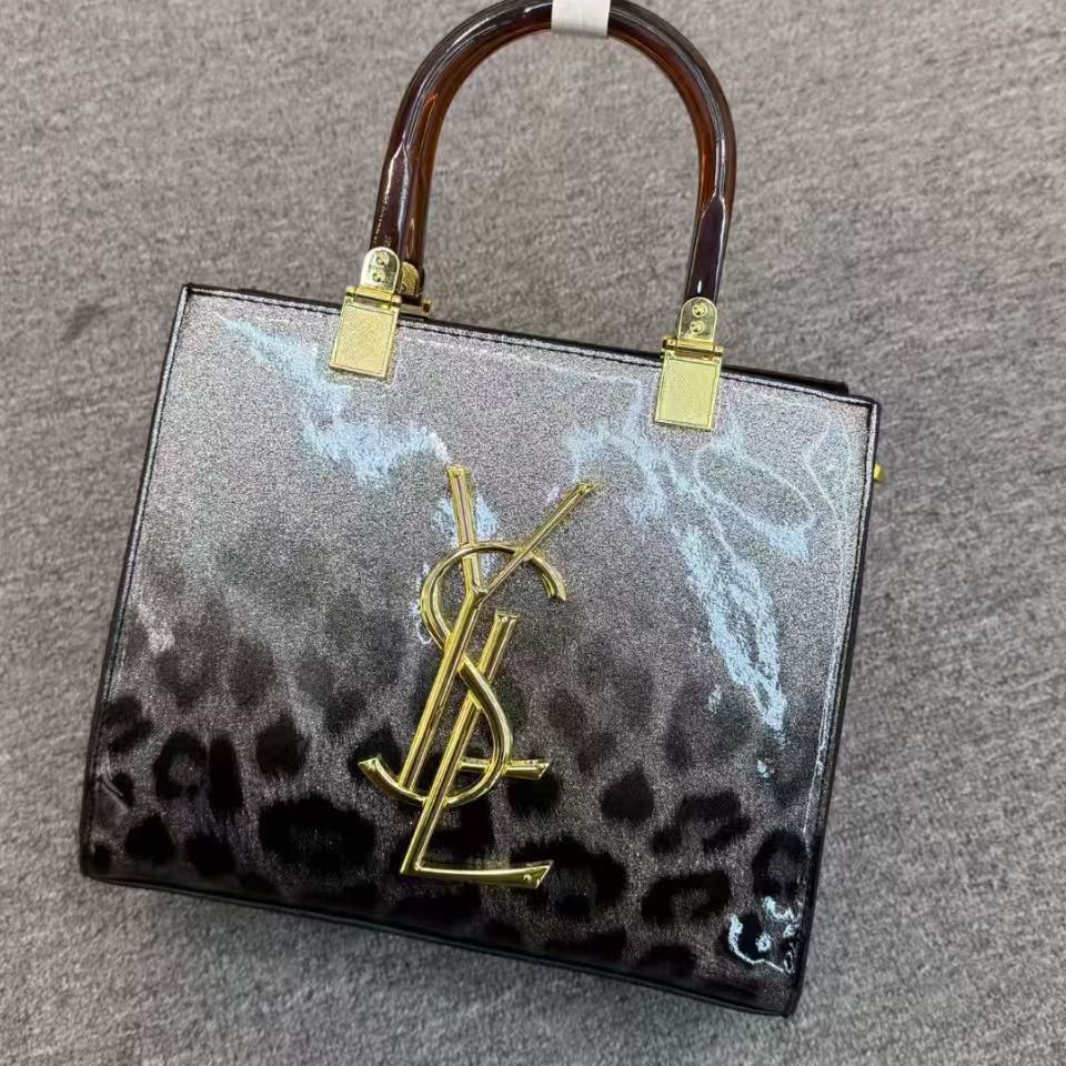 Fashionable new shiny leopard print women's bag with large capacity and high-end feel, portable tote bag for commuting, versatile single shoulder crossbody bag Fashionable new shiny leopard print women's bag with large capacity and high-end feel, portable tote bag for commuting, versatile single shoulder crossbody bag