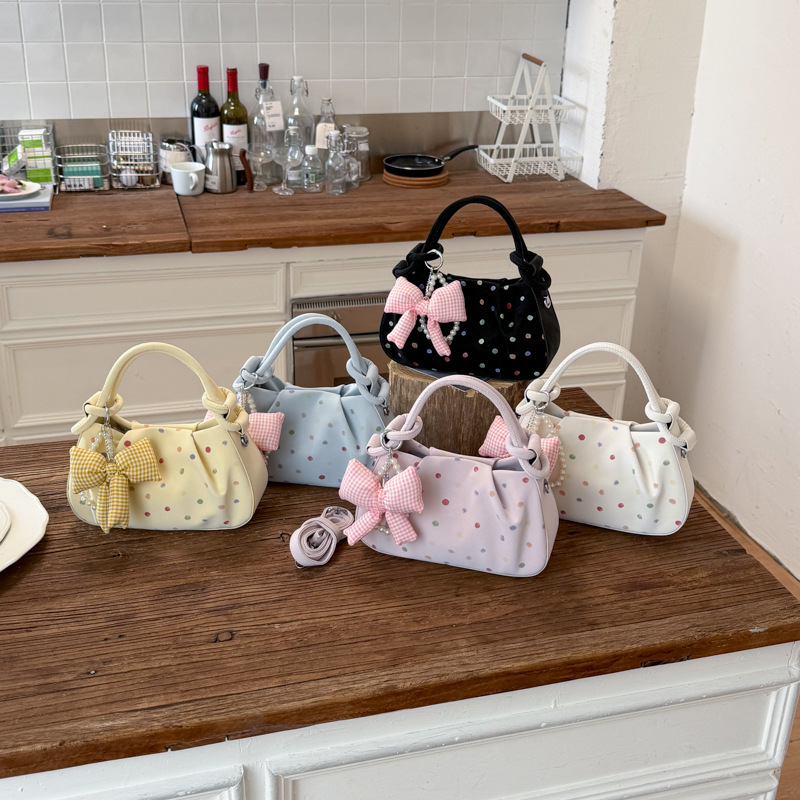 Handheld small handbag for women, 2026 new fashionable shoulder bag, niche design, casual and stylish commuting crossbody bag