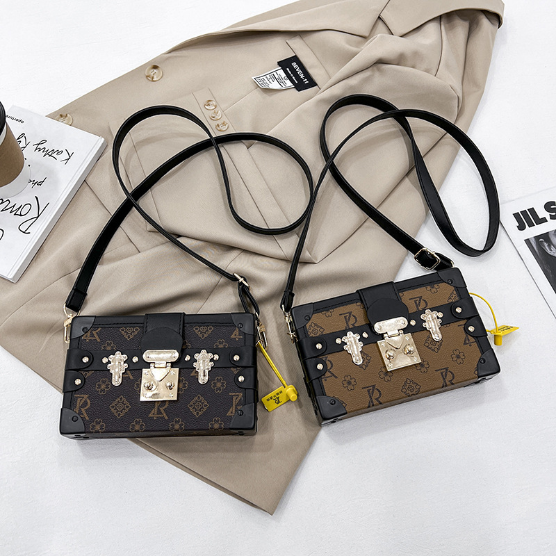 Retro printed women's box bag, 2026 autumn new style, fashionable and trendy, niche small square bag, commuting single shoulder crossbody bag