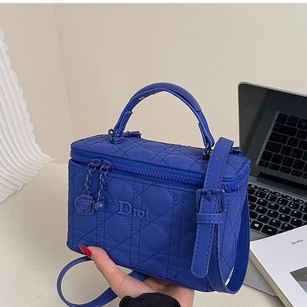 Ins Super Hot 2026 High Beauty Explosive Fragrant Style Lingge Versatile Box Bag Single Shoulder Cross Shoulder Handheld Korean Edition Bag Ins Super Hot 2026 High Beauty Explosive Fragrant Style Lingge Versatile Box Bag Single Shoulder Cross Shoulder Handheld Korean Edition Bag