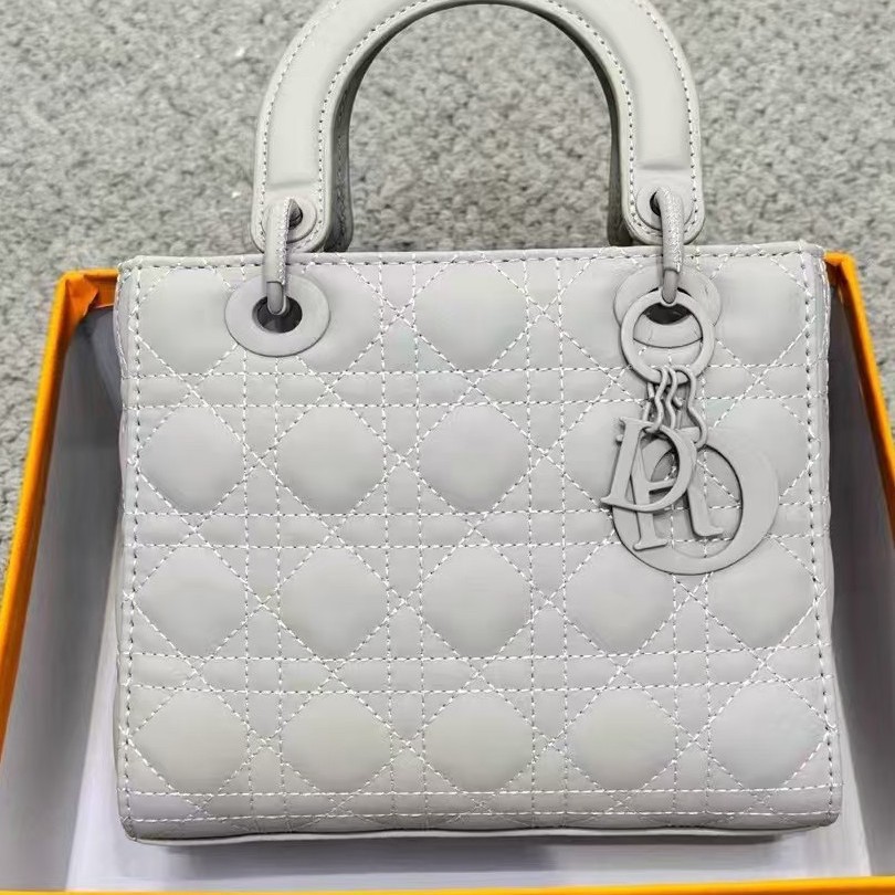 2026 new high-end spring and summer genuine leather small fragrant style Daifei bag diamond grid bag single shoulder hand-held crossbody bag
