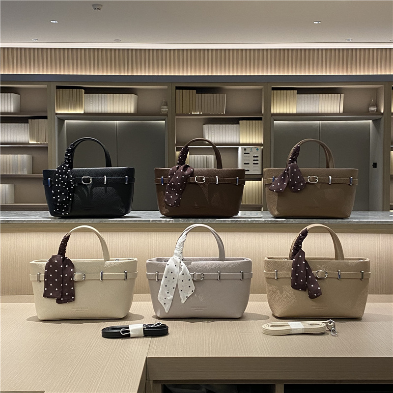 Bags Light Luxury Soft Face Women's Bag 2025 New High end Versatile Fashion Bag Women's Handheld Crossbody Platinum Bag