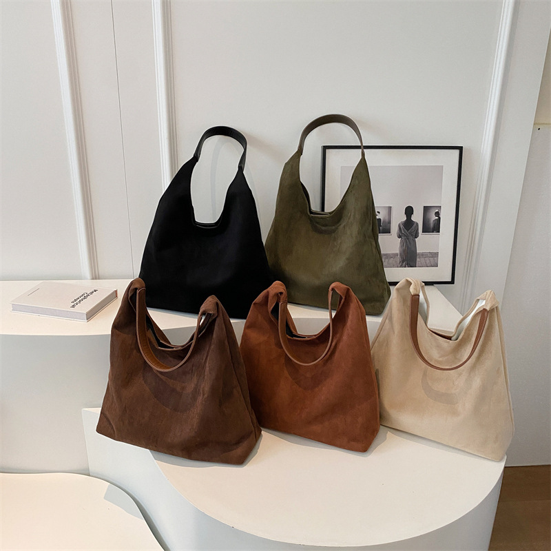 Cross border retro frosted solid color large capacity tote bag 2026 new ins fashion mother and child bag single shoulder armpit bag