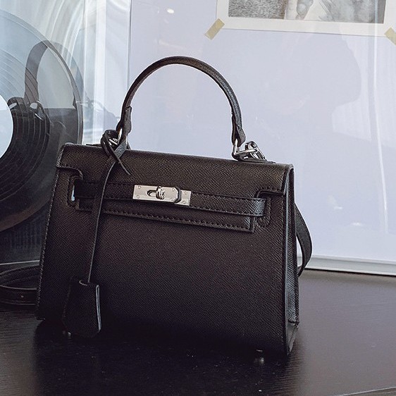 Ladies' Handbag 2025 Autumn New High Beauty Trendy Shoulder Bag Forest Style Western Lock Commuter Crossbody Bag