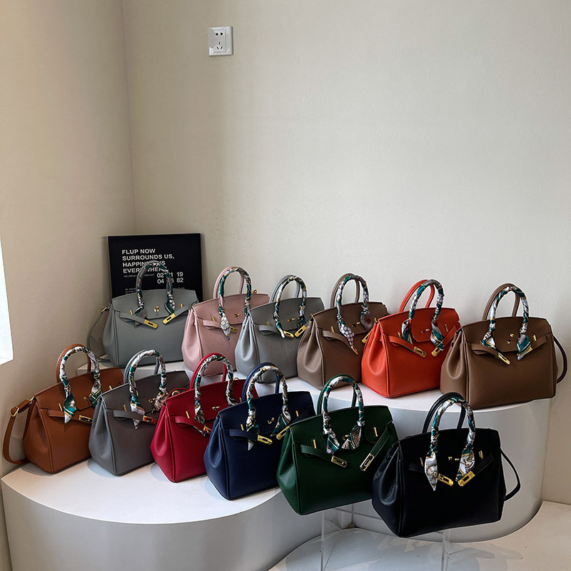 European and American atmospheric fashion women's bag 2026 new trendy Korean niche crossbody bag temperament handbag tote bag