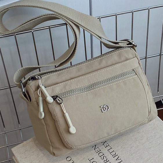 2025 new fashionable, lightweight and casual mom's simple crossbody bag, small bag, single shoulder, large capacity, stylish and high appearance value
